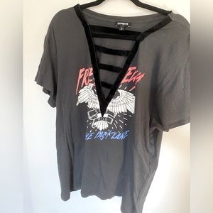 Short sleeve V- neck T-shirt